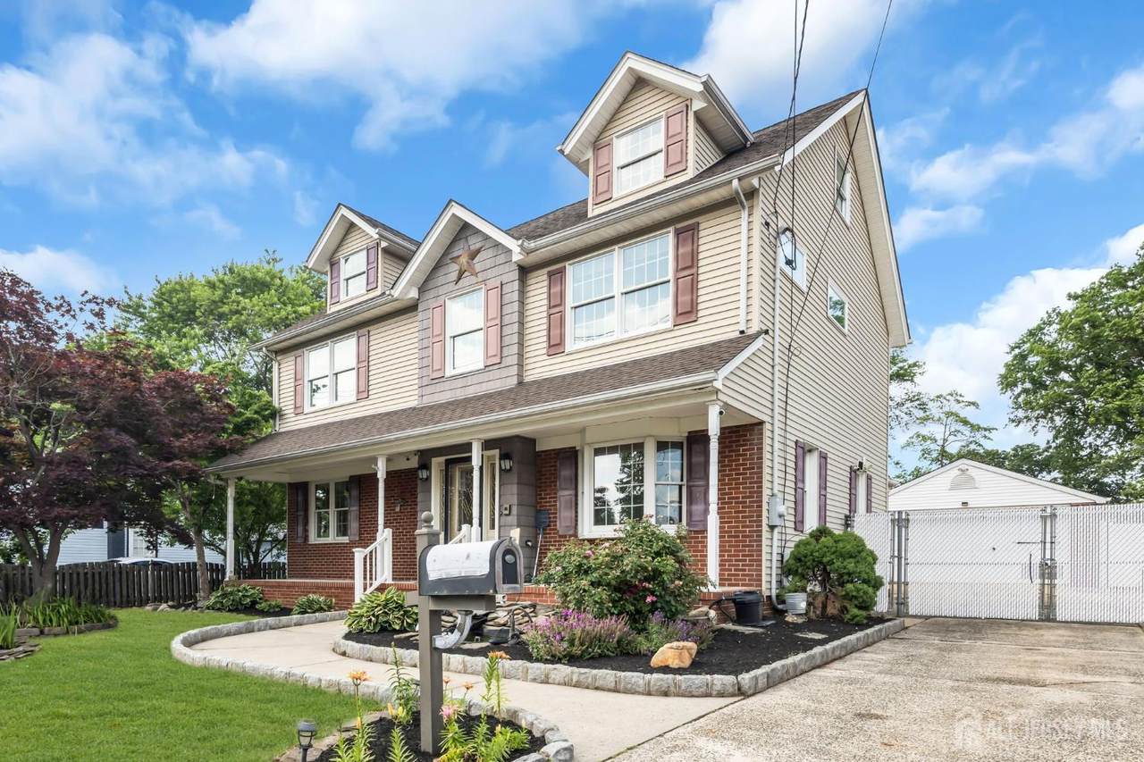 137 Woodland Avenue - Photo 1