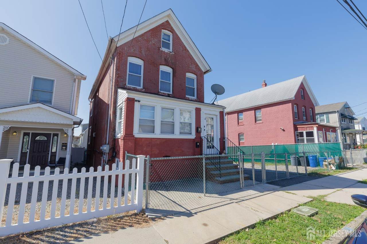 28 Union Street - Photo 1