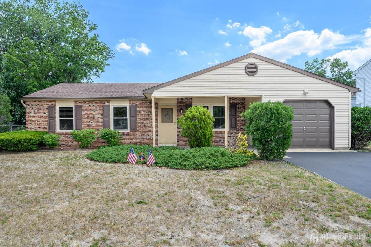 5 Evergreen Place - Photo 1