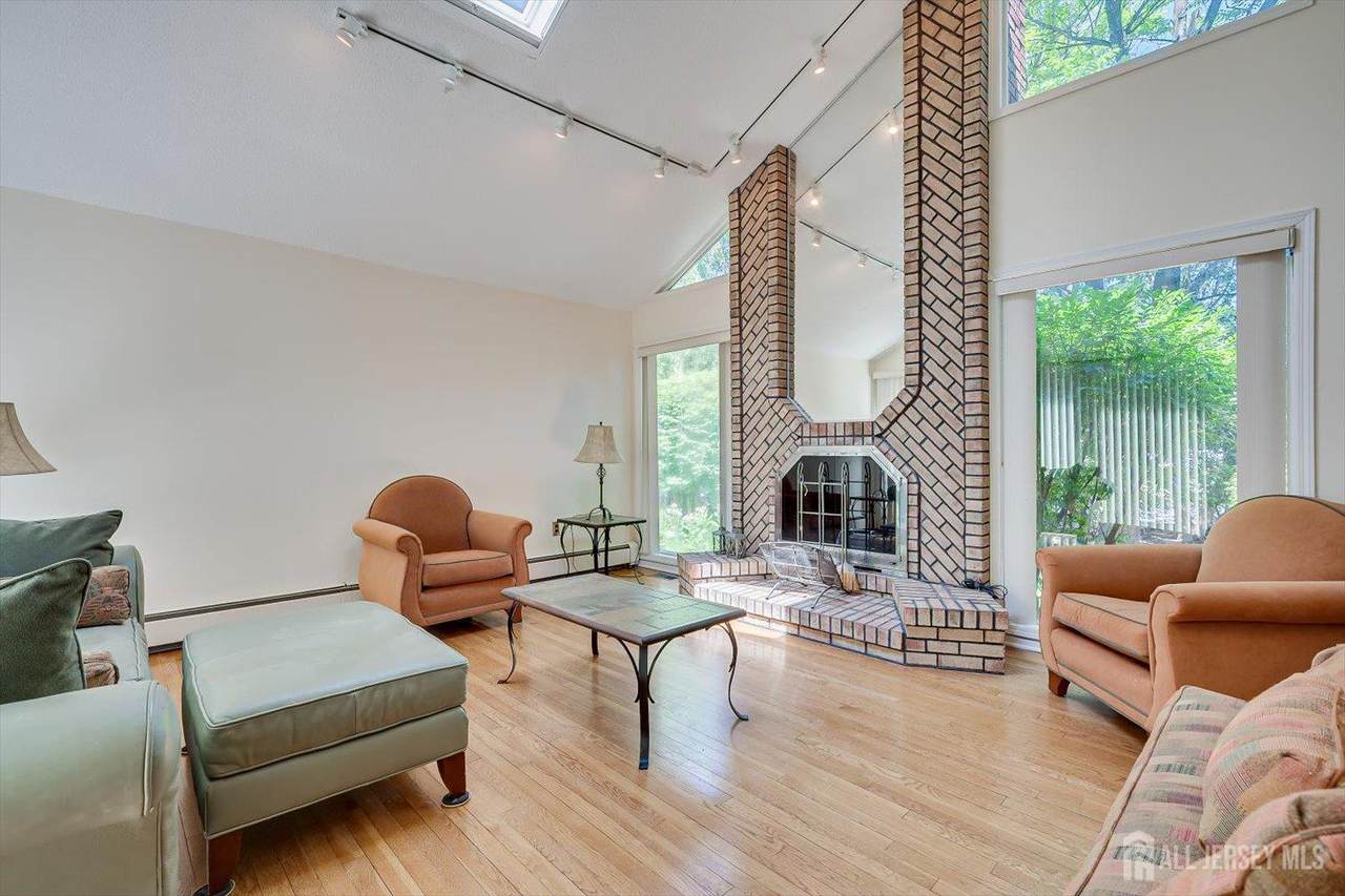 8 Parkside Drive - Photo 1