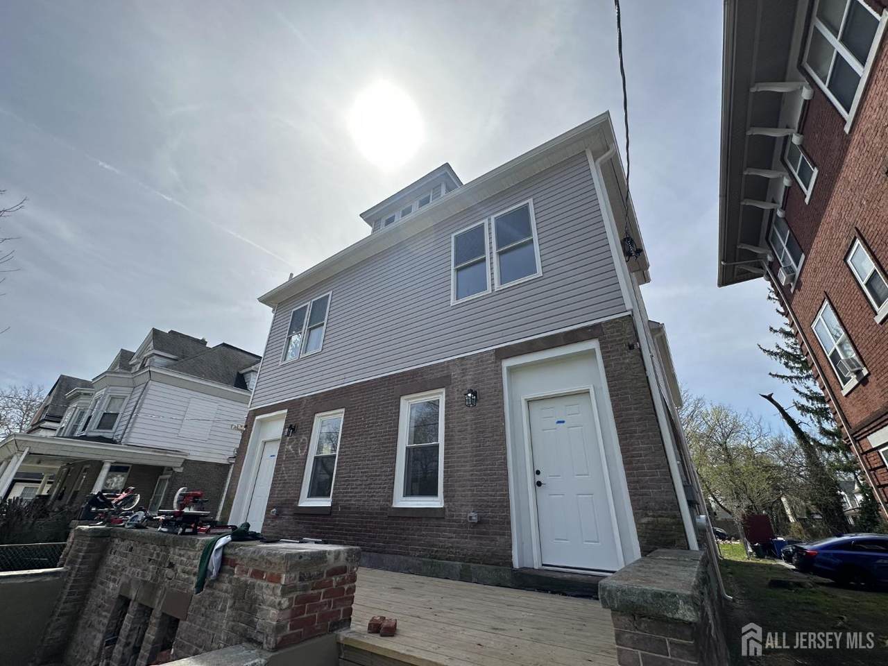 1109 State Street - Photo 1