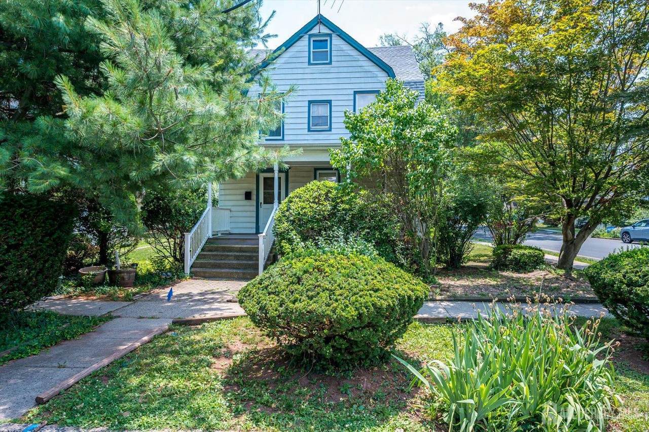 702 Abbott Street - Photo 1