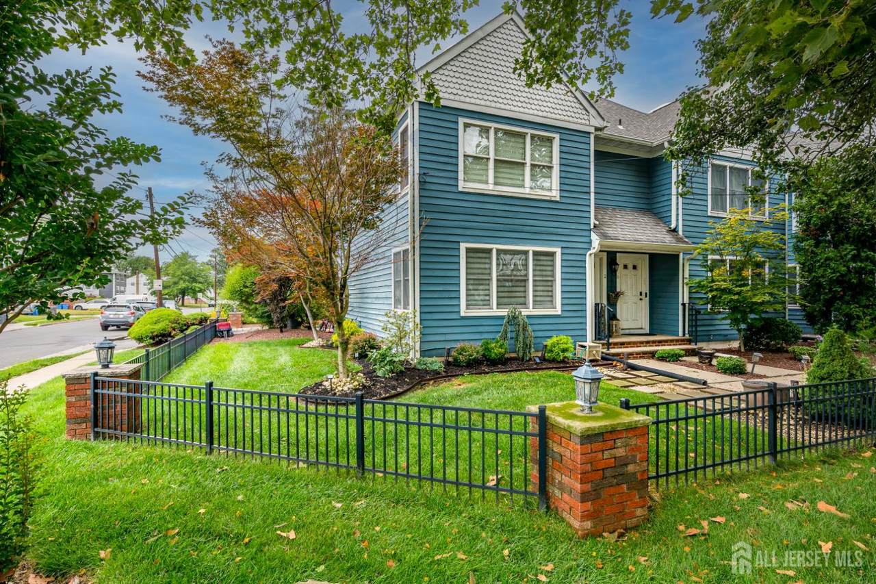2 Mulberry Lane - Photo 1