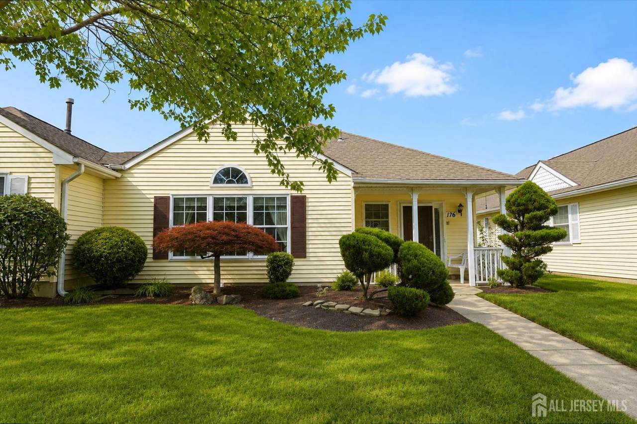 176 Goldfinch Drive - Photo 1