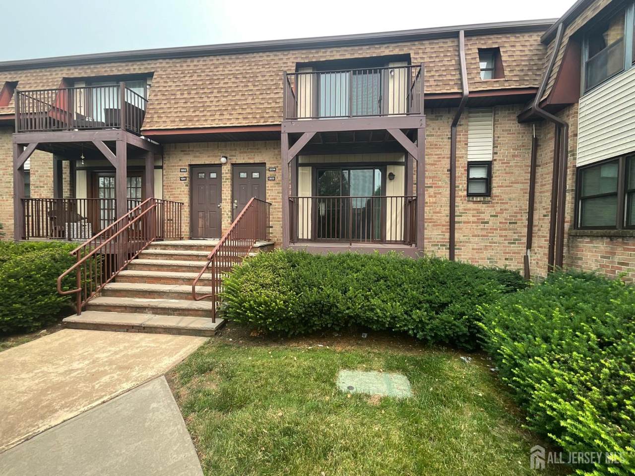 1203 N Oaks Boulevard - Photo 1