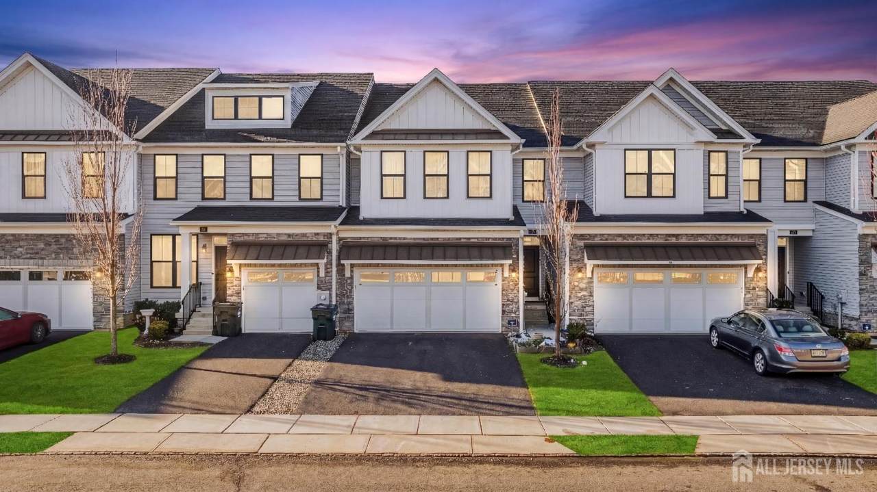 23 Clover Lane - Photo 1
