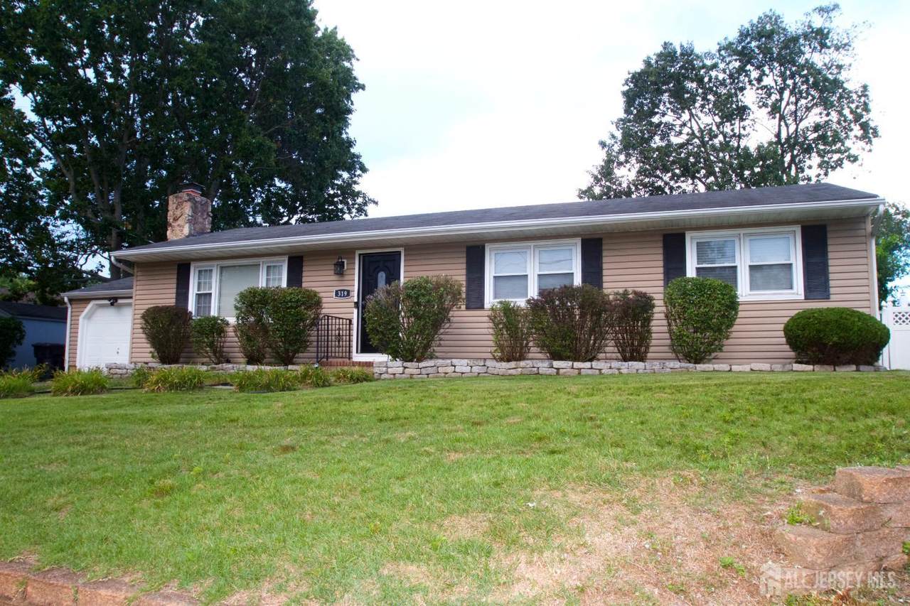 319 Spruce Drive - Photo 1