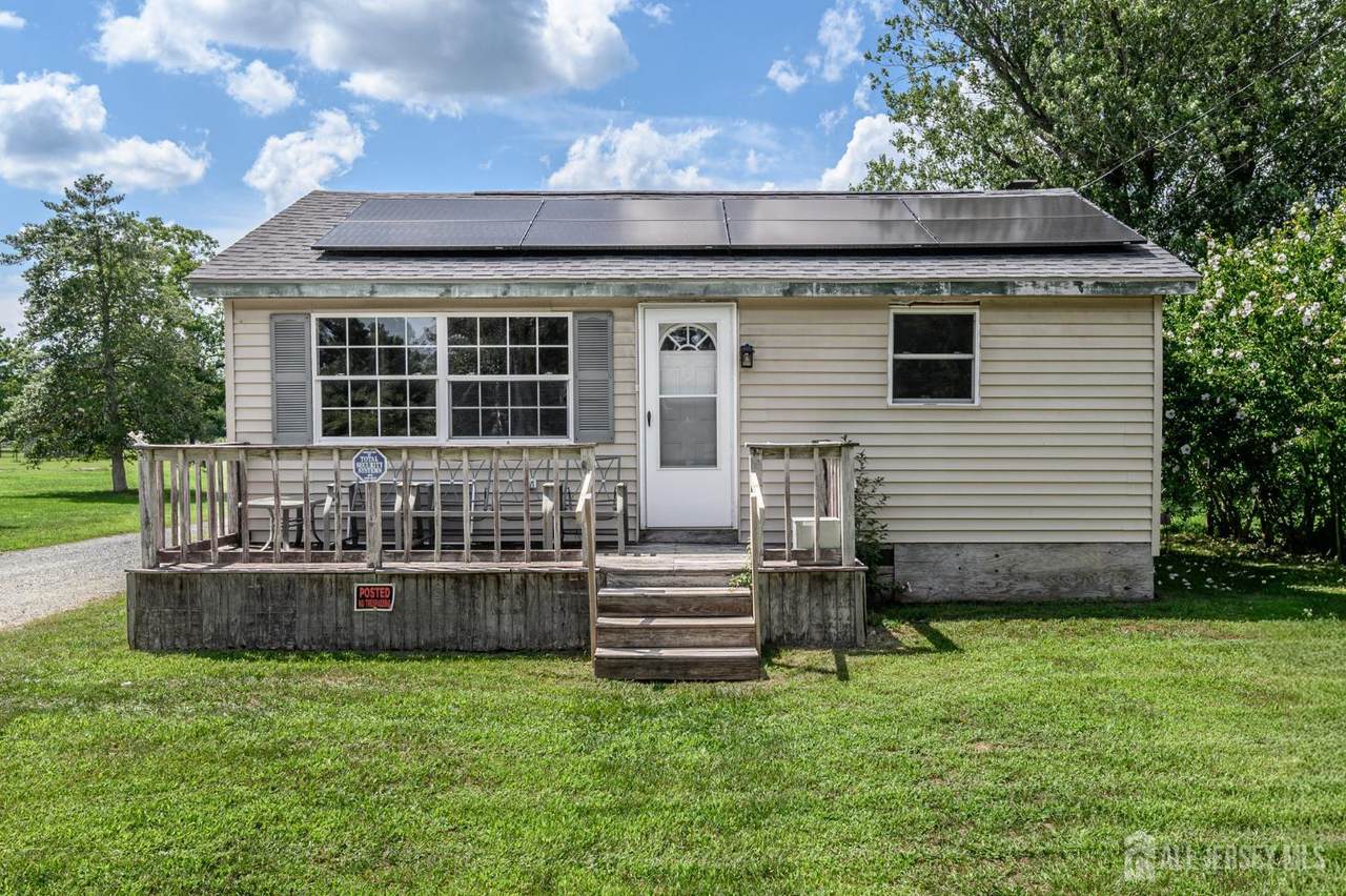 93 Maple Avenue - Photo 1