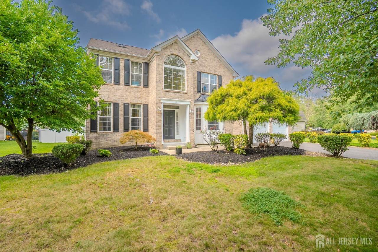 15 Inverness Lane - Photo 1