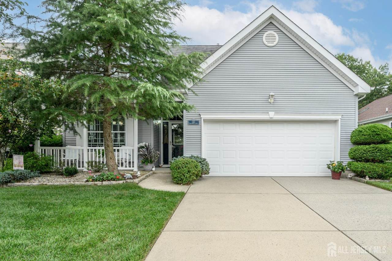 133 Briarwood Drive - Photo 1