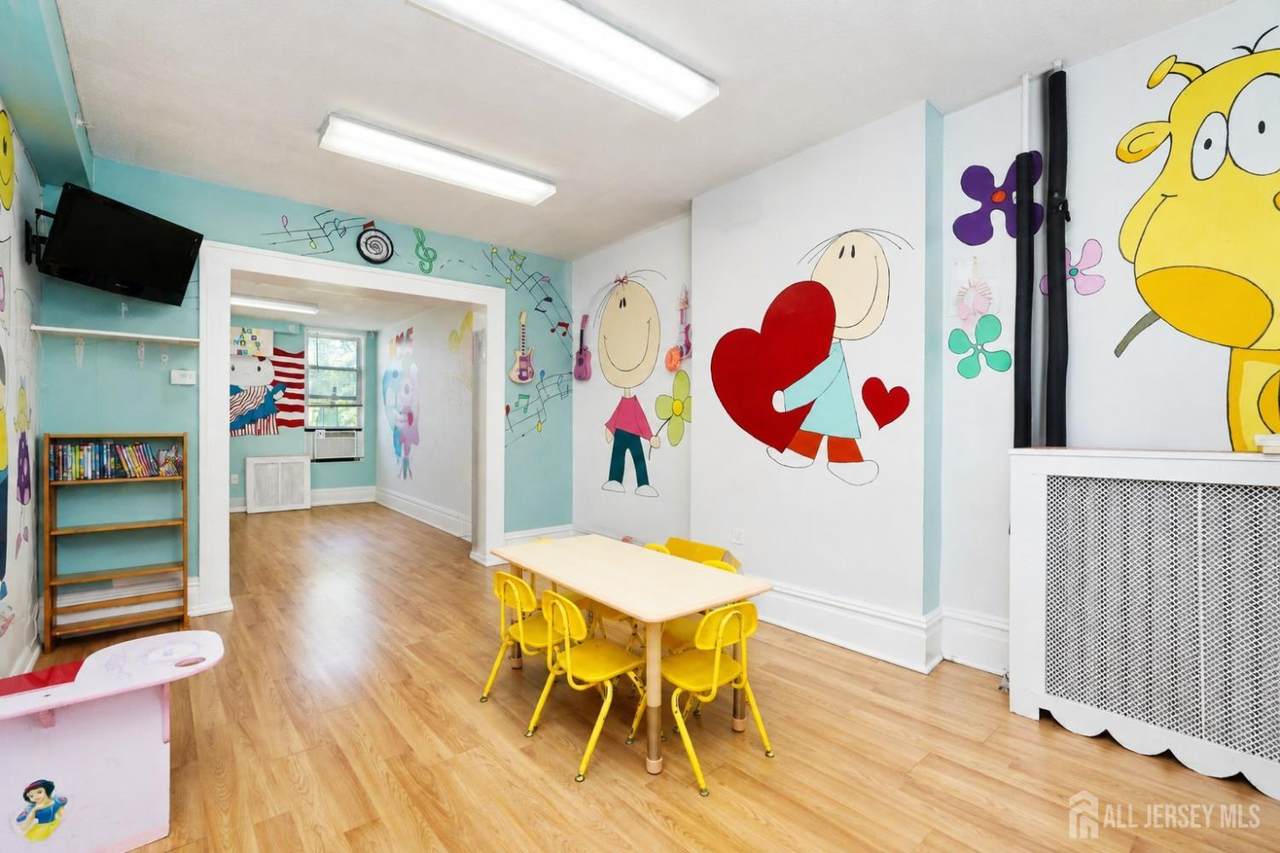 725 17th Street - Photo 1