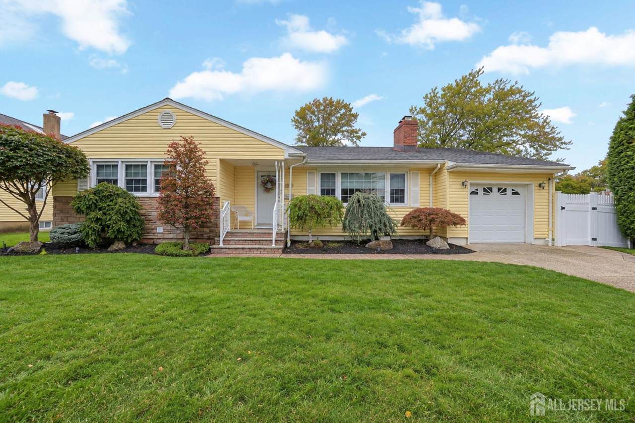 555 Washington Avenue - Photo 1