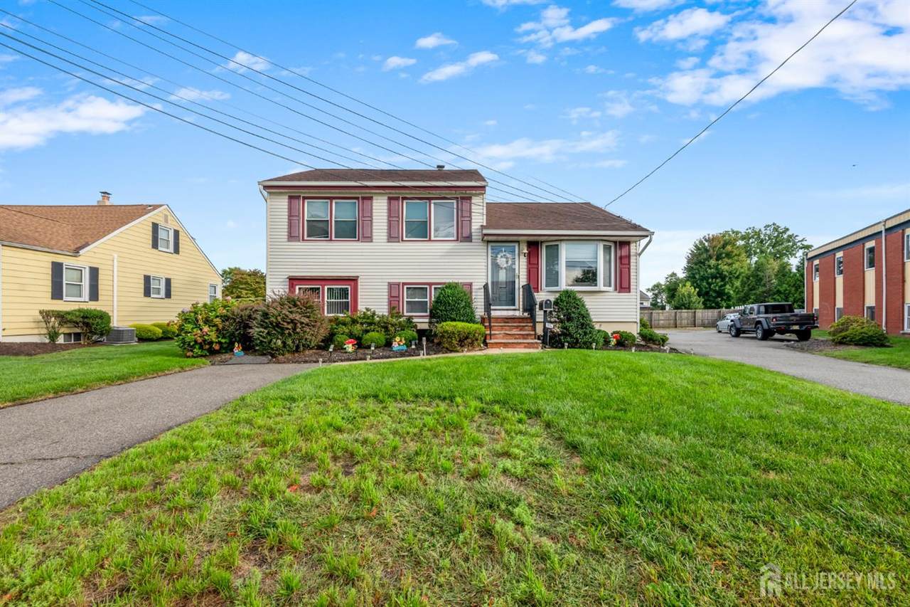 304 Maple Avenue - Photo 1