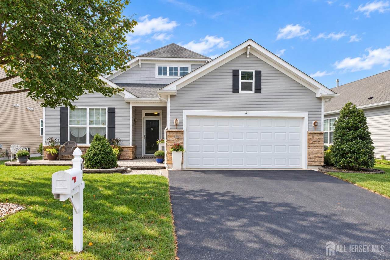 14 Stamford Drive - Photo 1