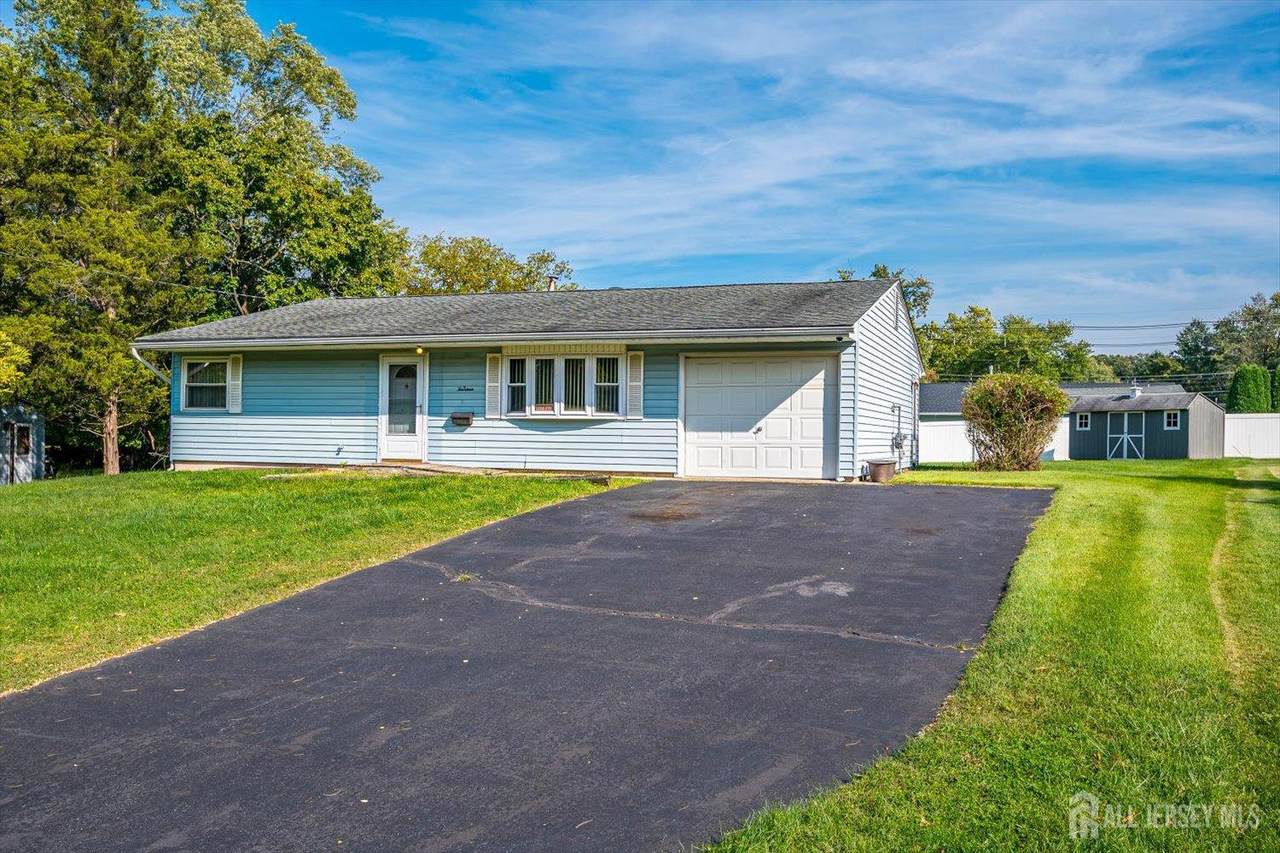 14 Richford Road - Photo 1