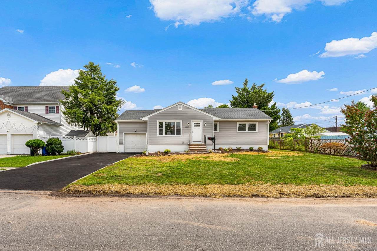 1221 Charter Street - Photo 1
