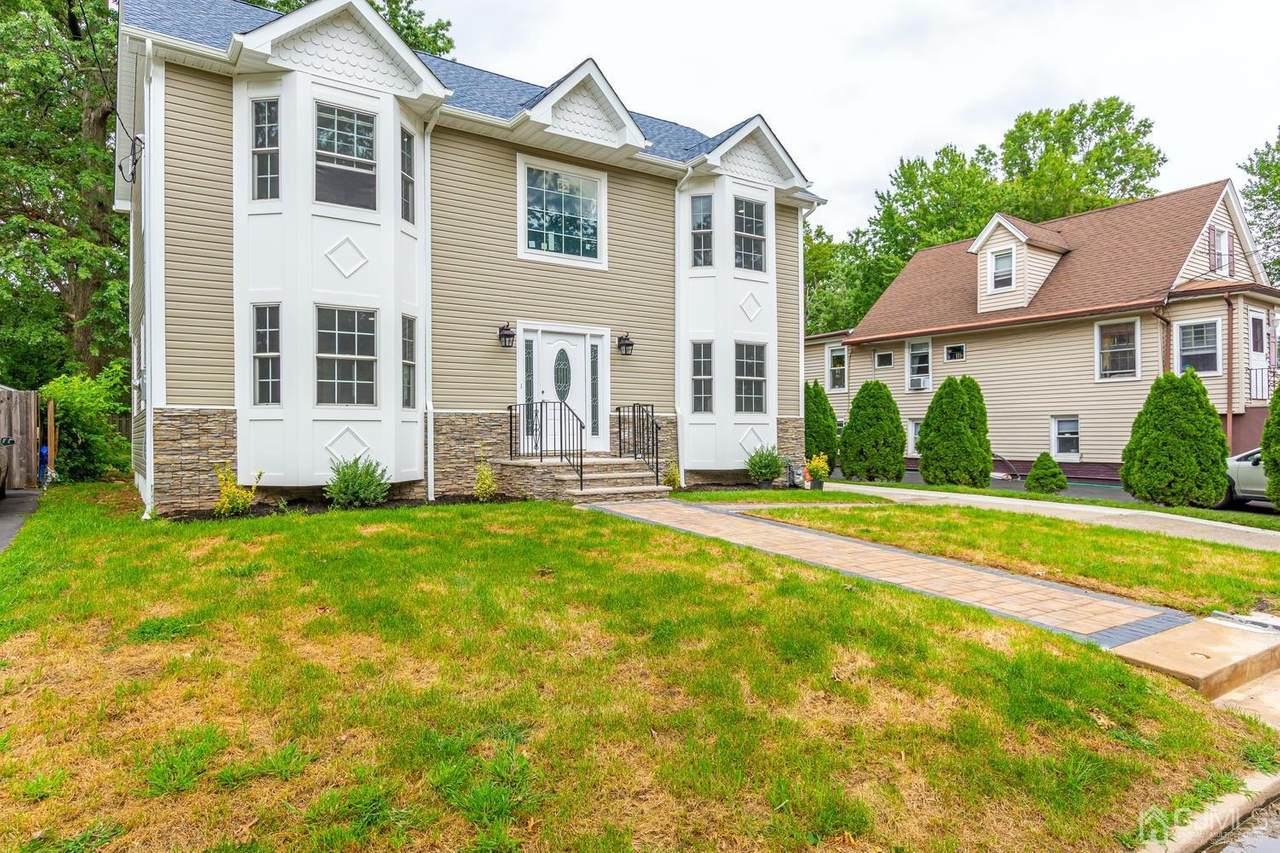 527 Woodbridge Avenue - Photo 1