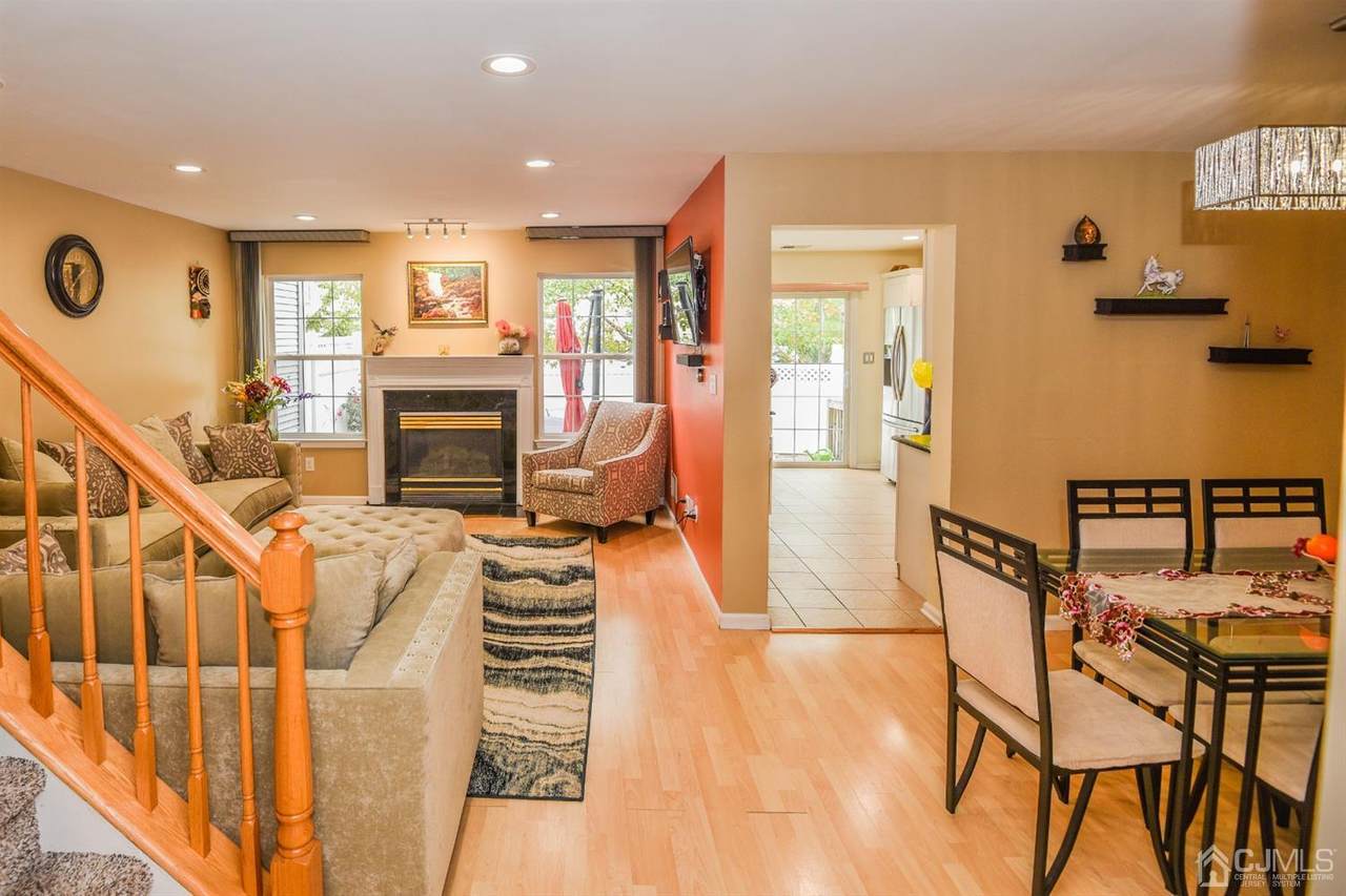 4 Hampton Place - Photo 1