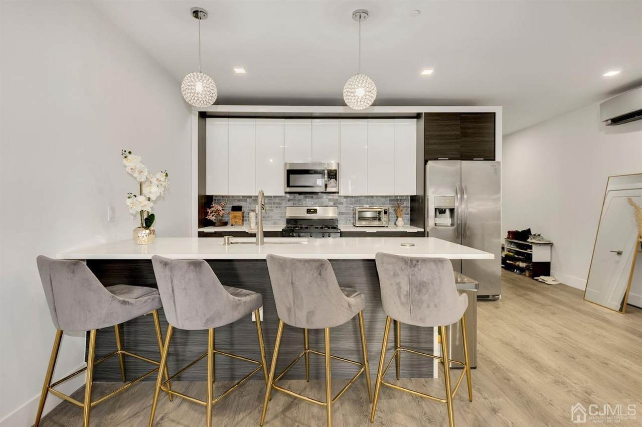 68 69th Street - Photo 1