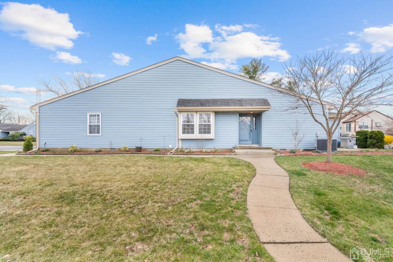 170 Concordia Circle - Photo 1