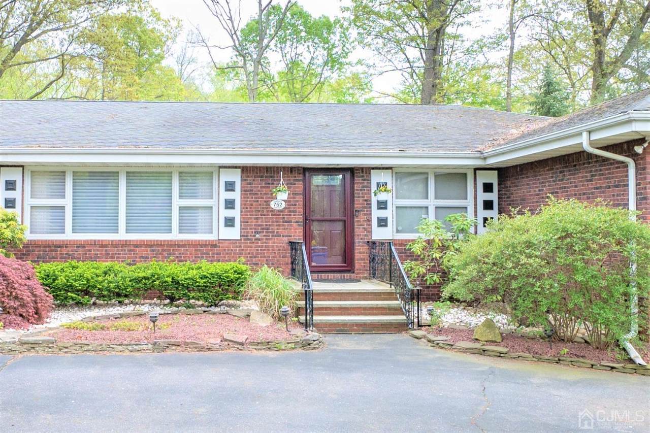 752 Cranbury Road - Photo 1