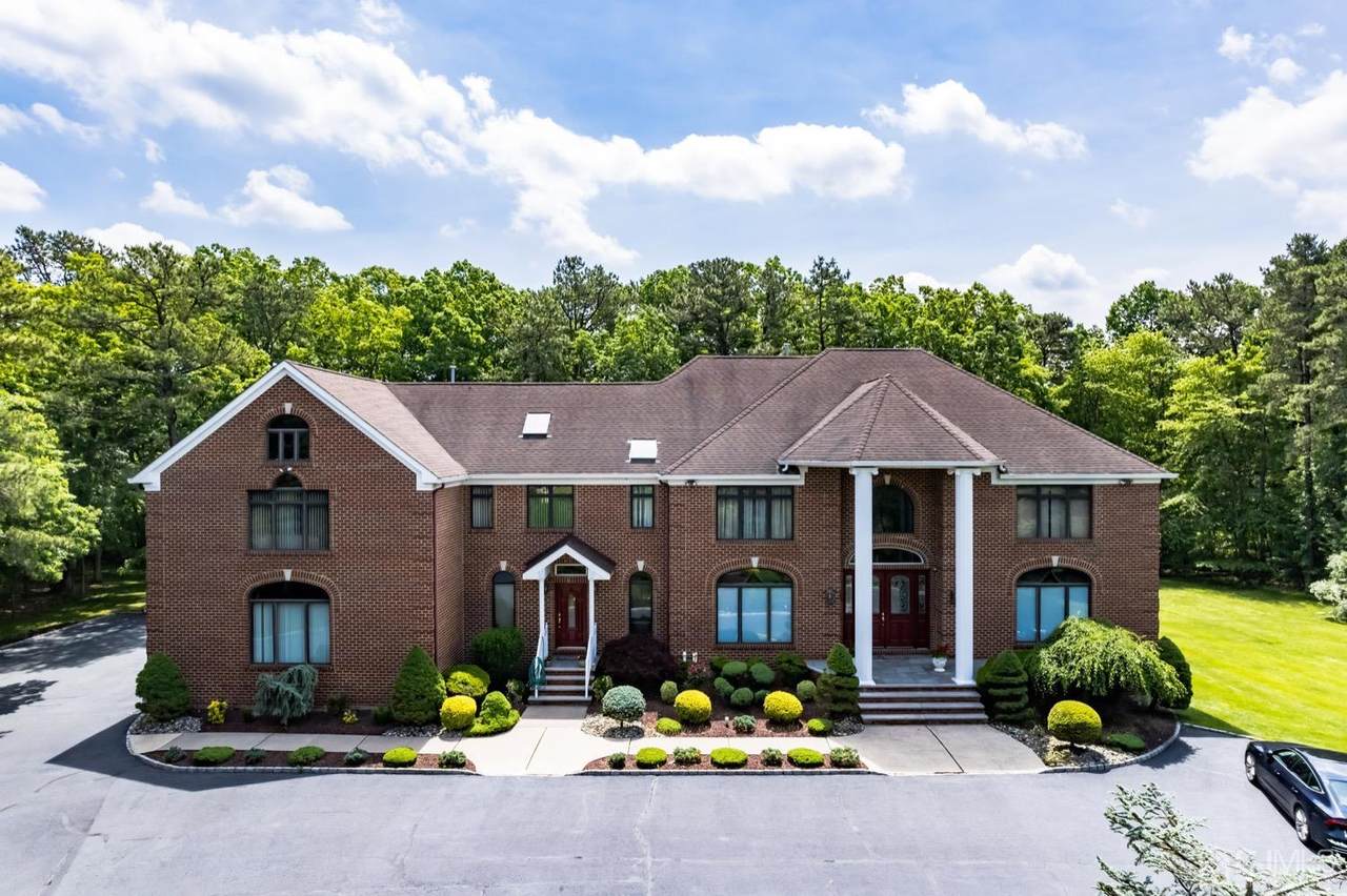 4 Pine Meadow Court - Photo 1