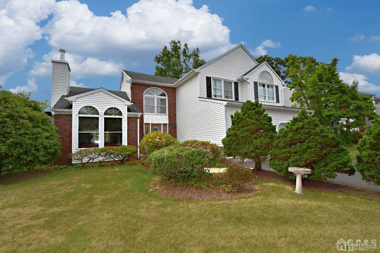 2 Berwick Circle - Photo 1