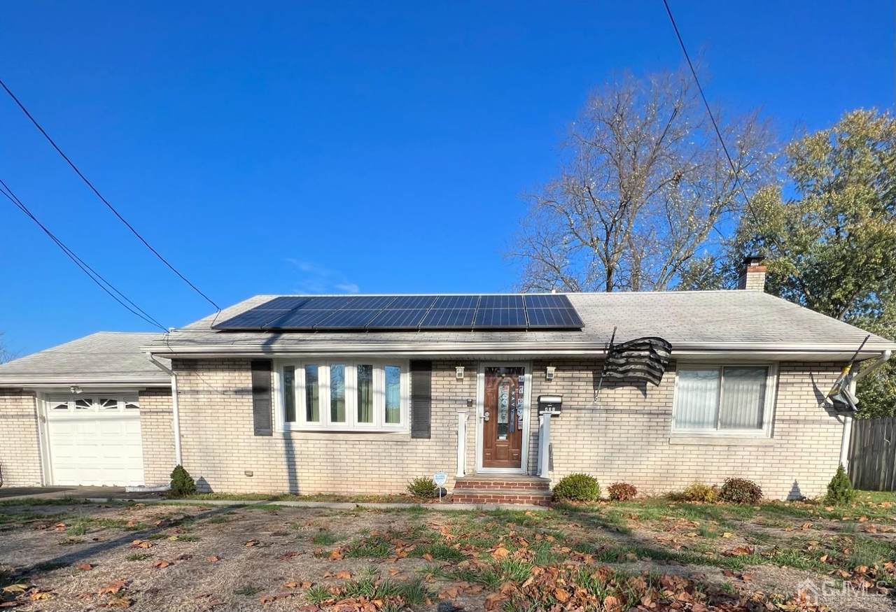 421 Rock Avenue - Photo 1