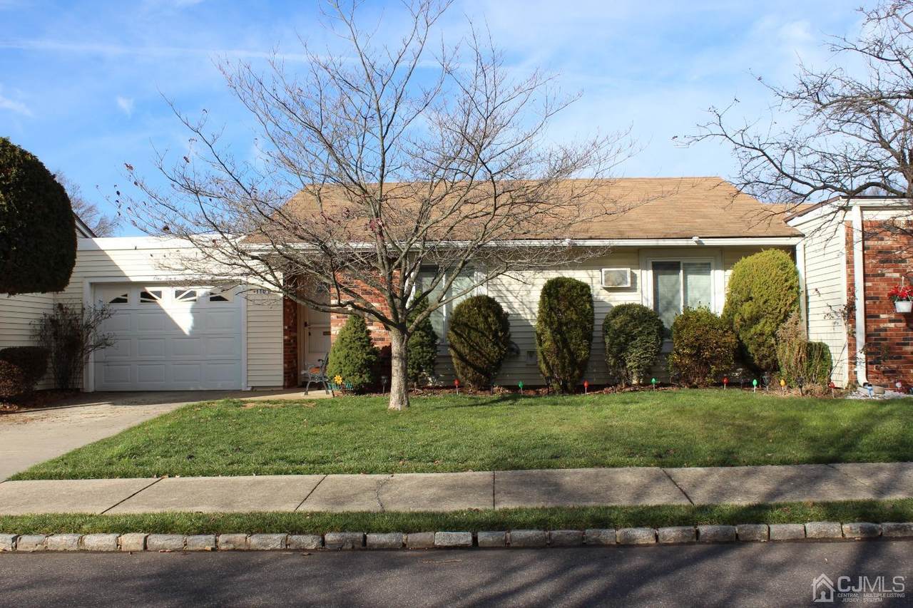 110 Chatham Drive - Photo 1