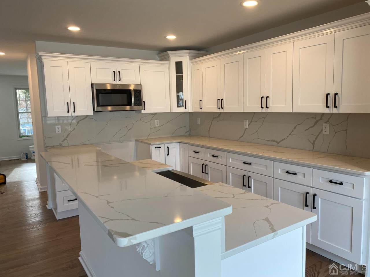 139 Raritan Boulevard - Photo 1