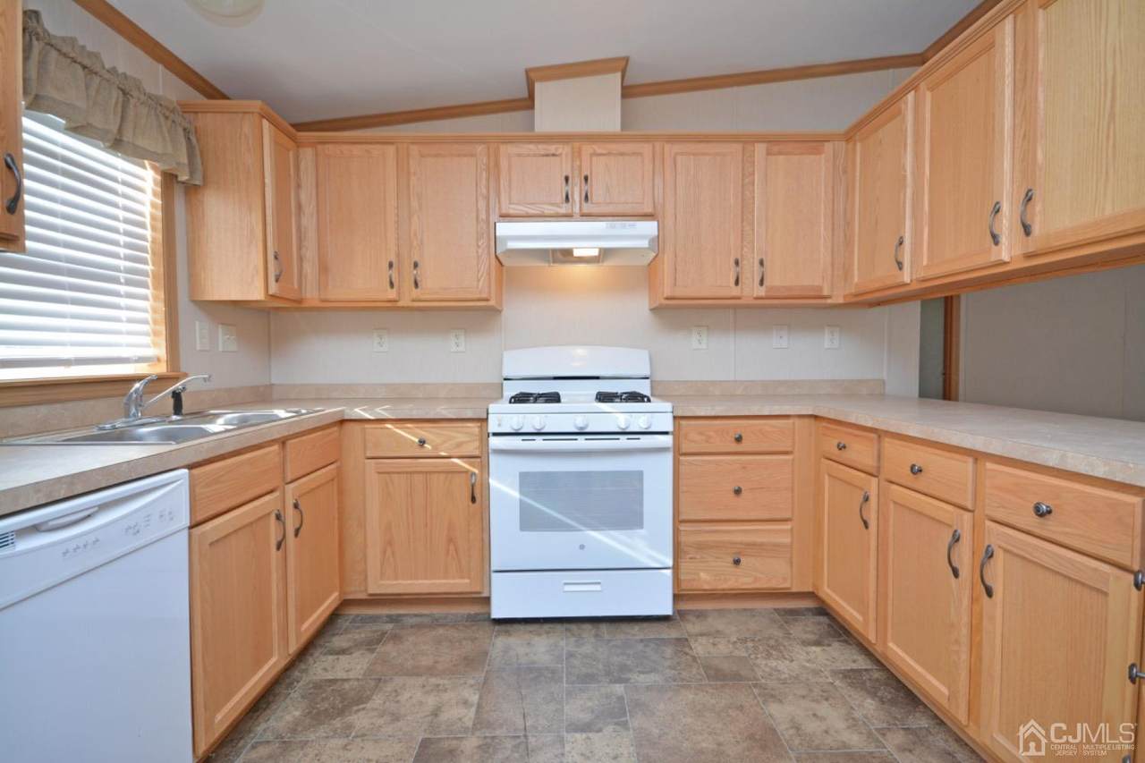 132 Oakdale Vlg - Photo 1