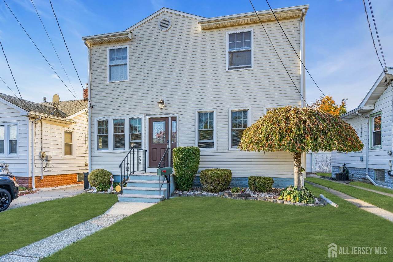 10 Leonardine Avenue - Photo 1