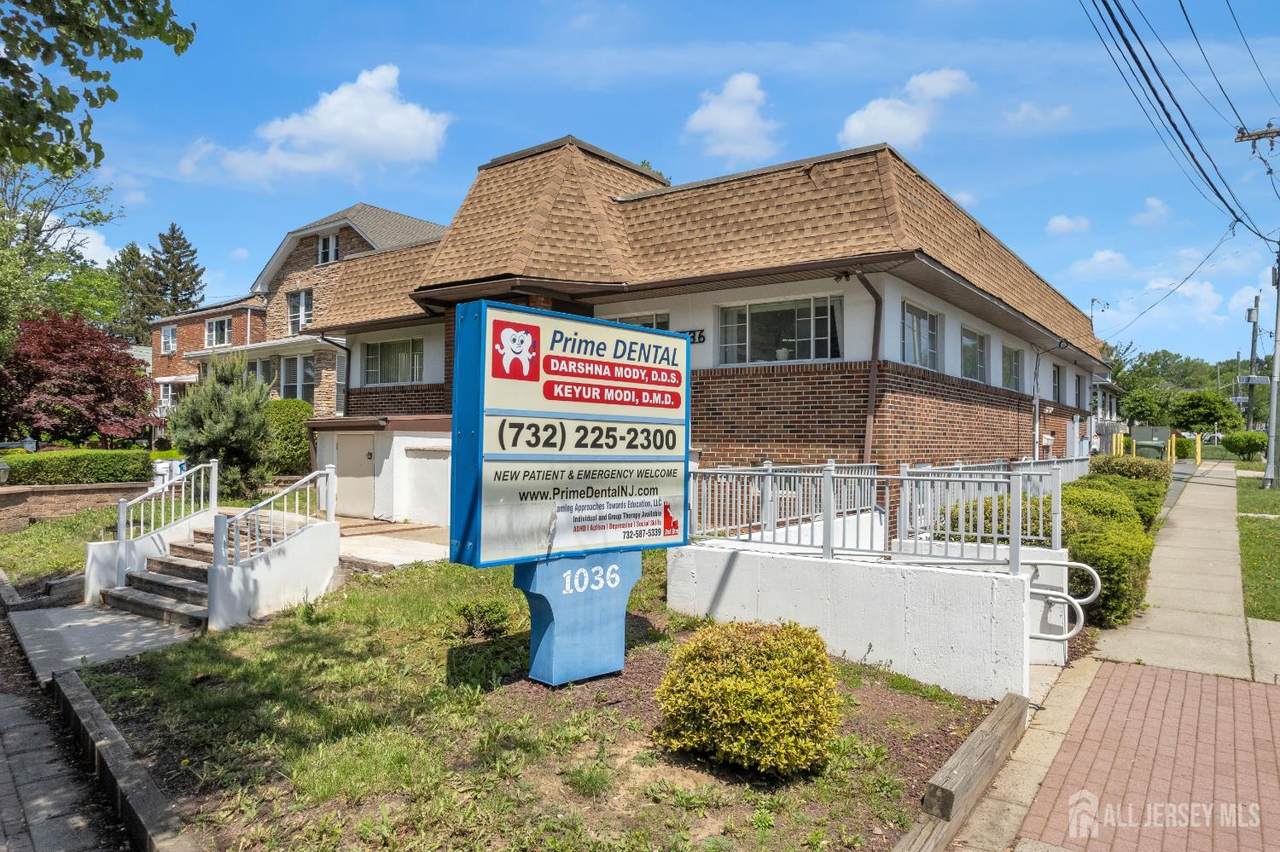 1036 Amboy Avenue - Photo 1