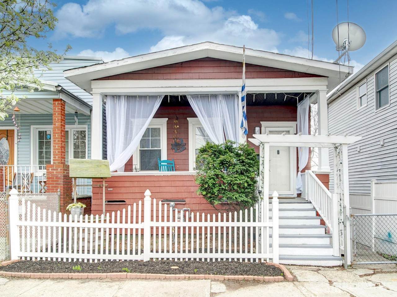 381 Keene Street - Photo 1