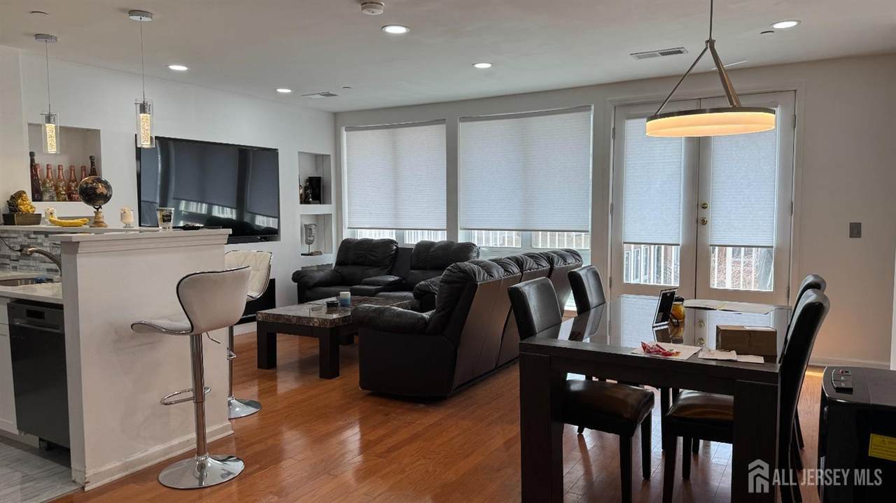 368 Rector Street - Photo 1