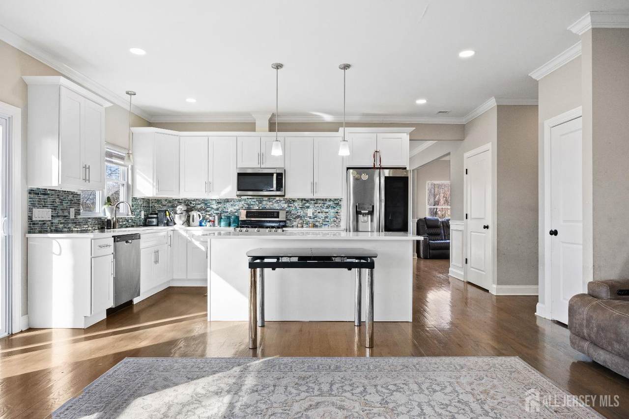 783 Aborn Avenue - Photo 1