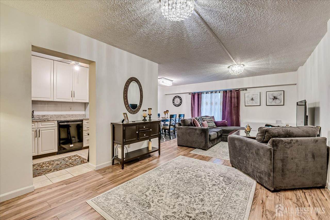 10 Wood Avenue - Photo 1