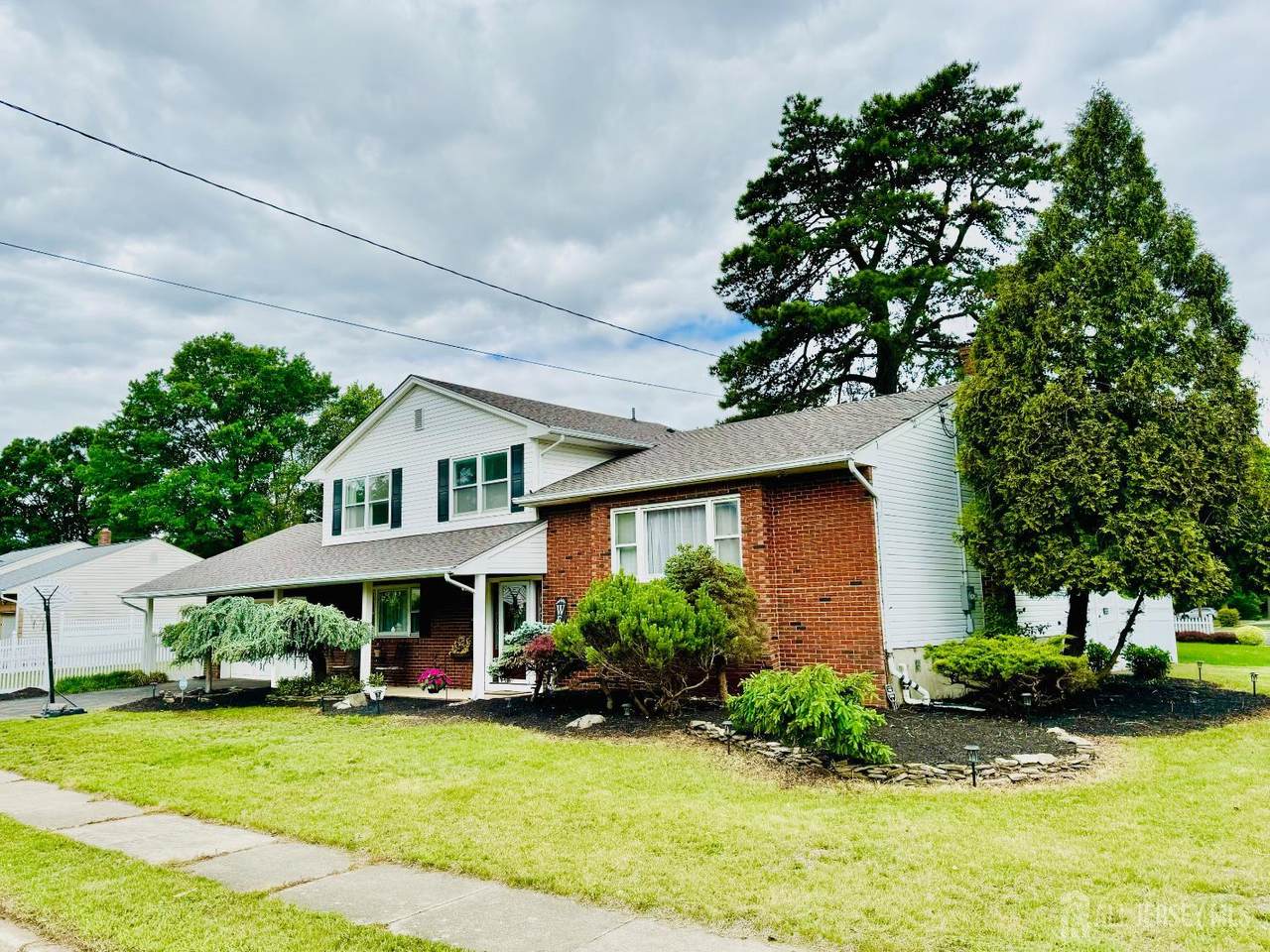 7 Rosewood Drive - Photo 1