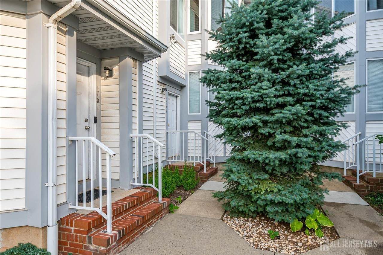 1702 Amanda Court - Photo 1