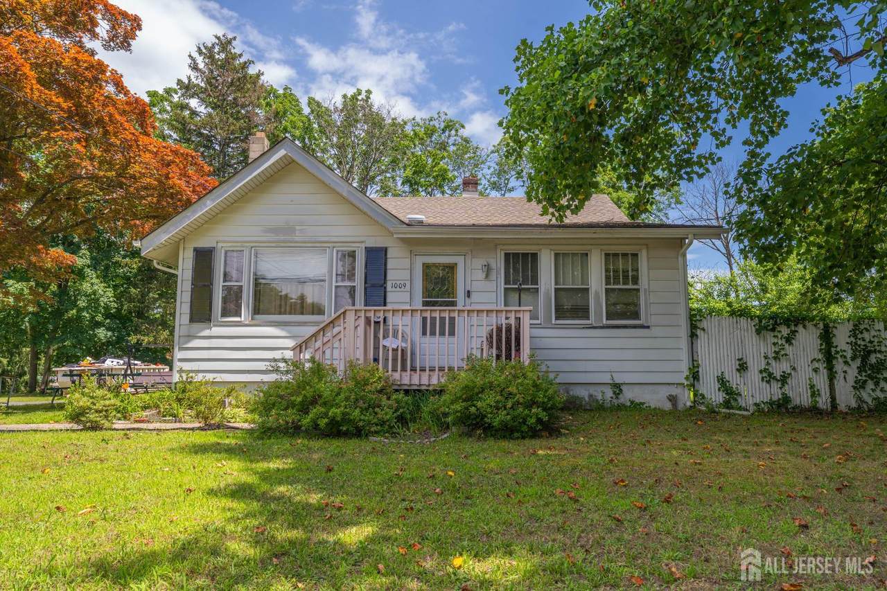 1009 Old Corlies Avenue - Photo 1