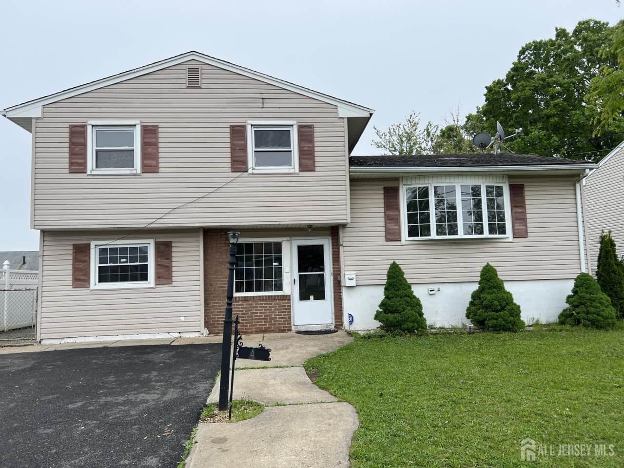 4 Monroe Avenue - Photo 1