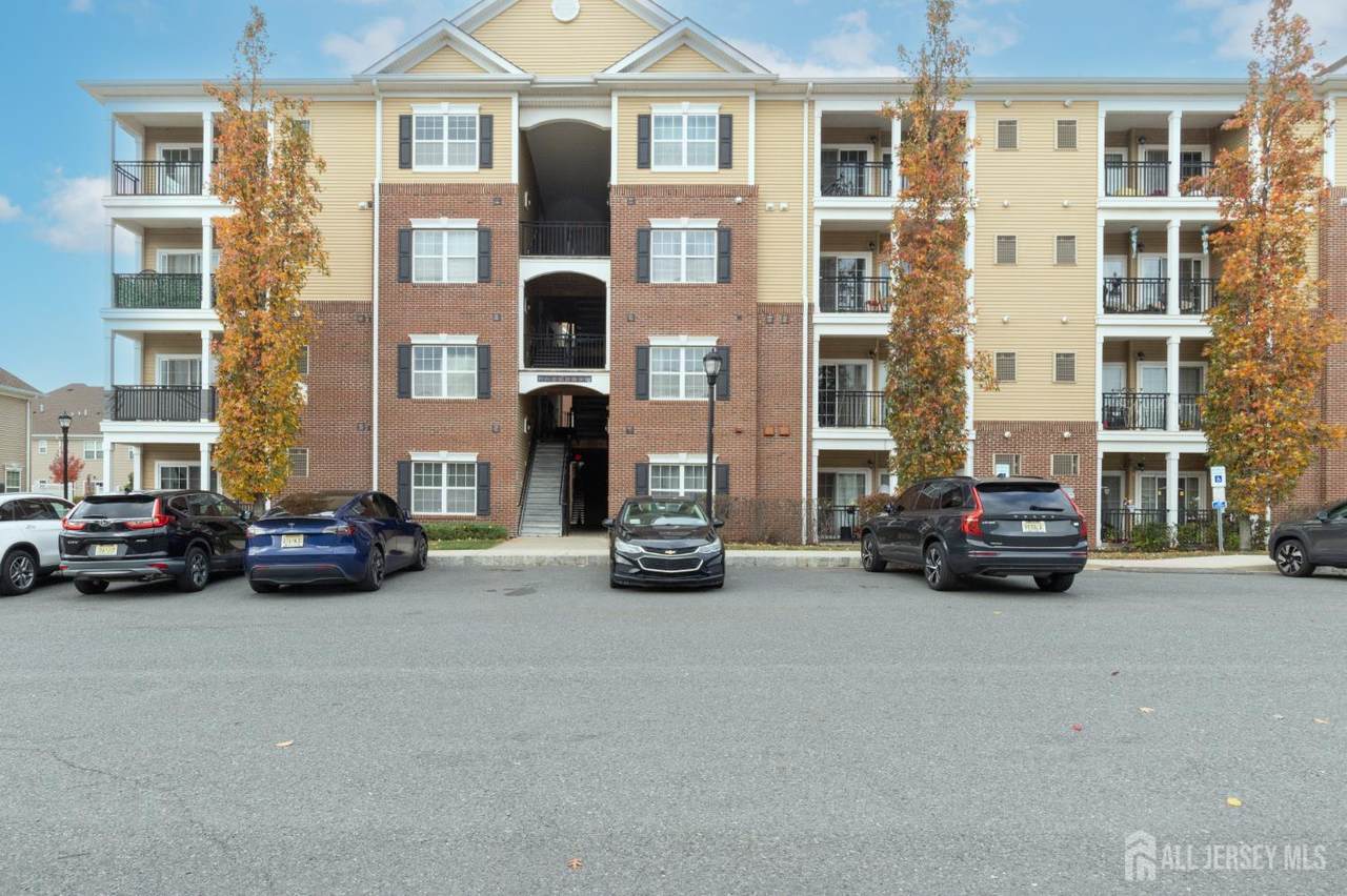 541 E Celebration Way - Photo 1