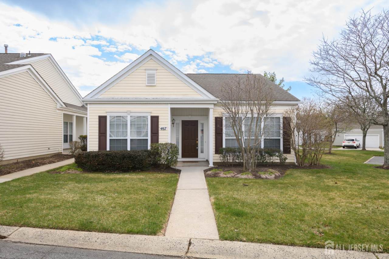 467 Bluebird Drive - Photo 1