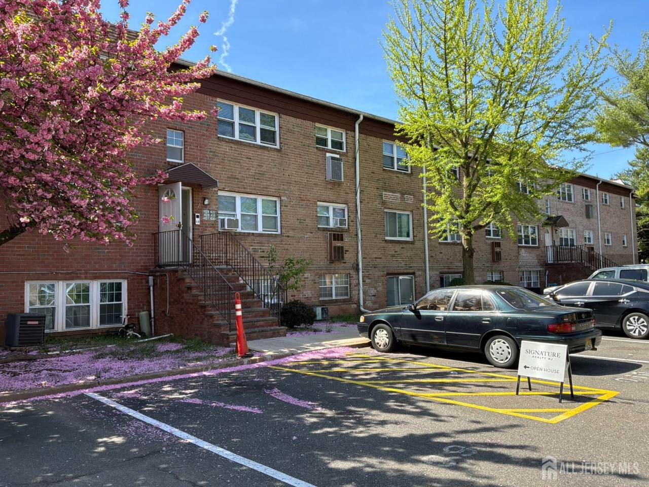 432 College Drive - Photo 1