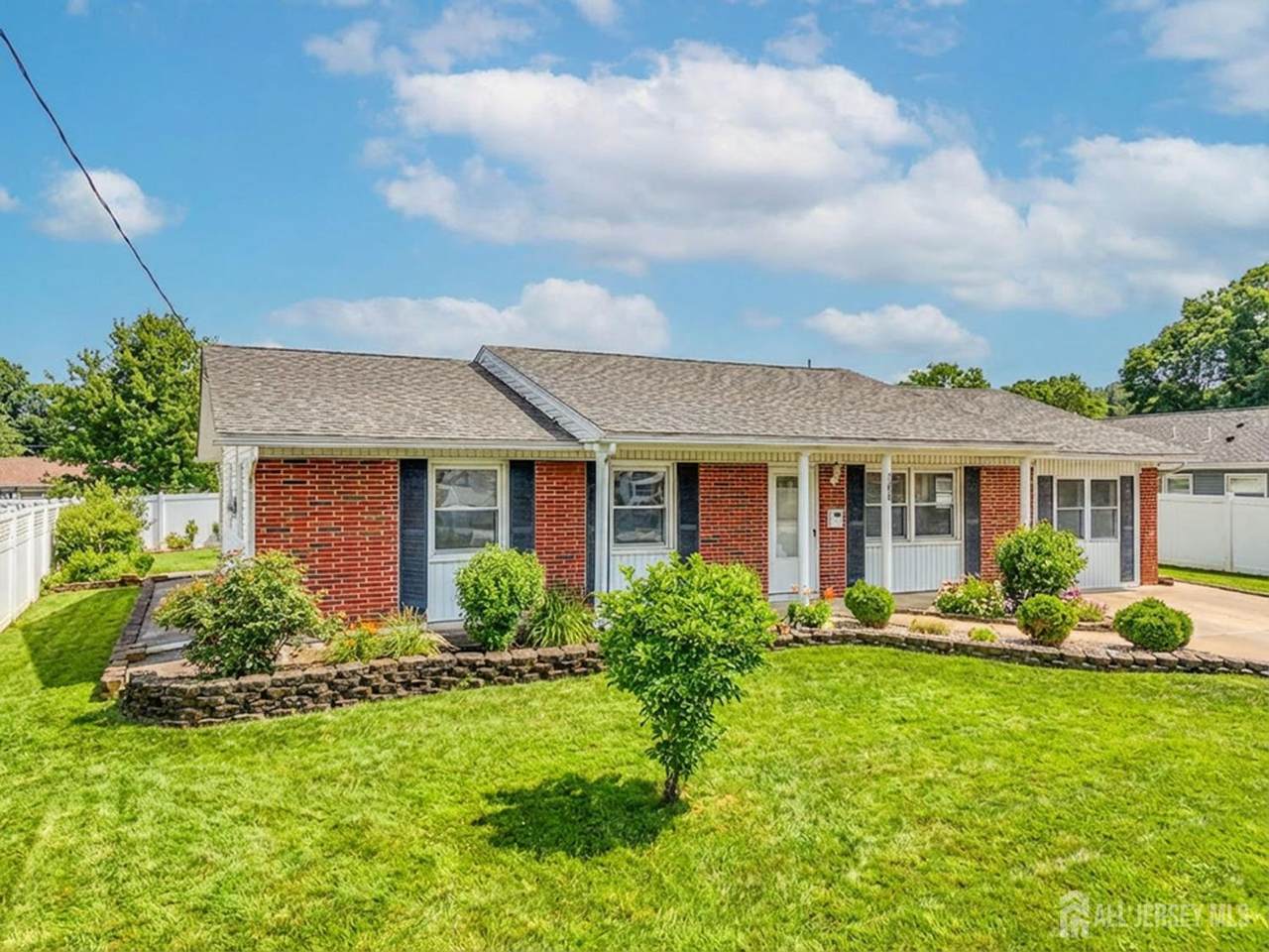 106 Monmouth Road - Photo 1