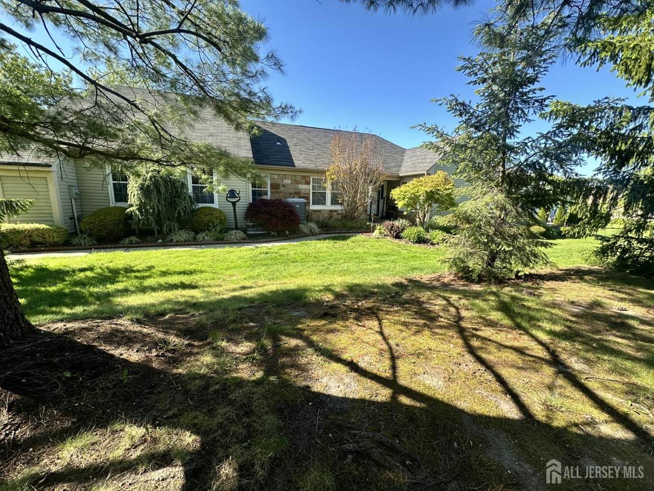 67 Yorkshire Drive - Photo 1