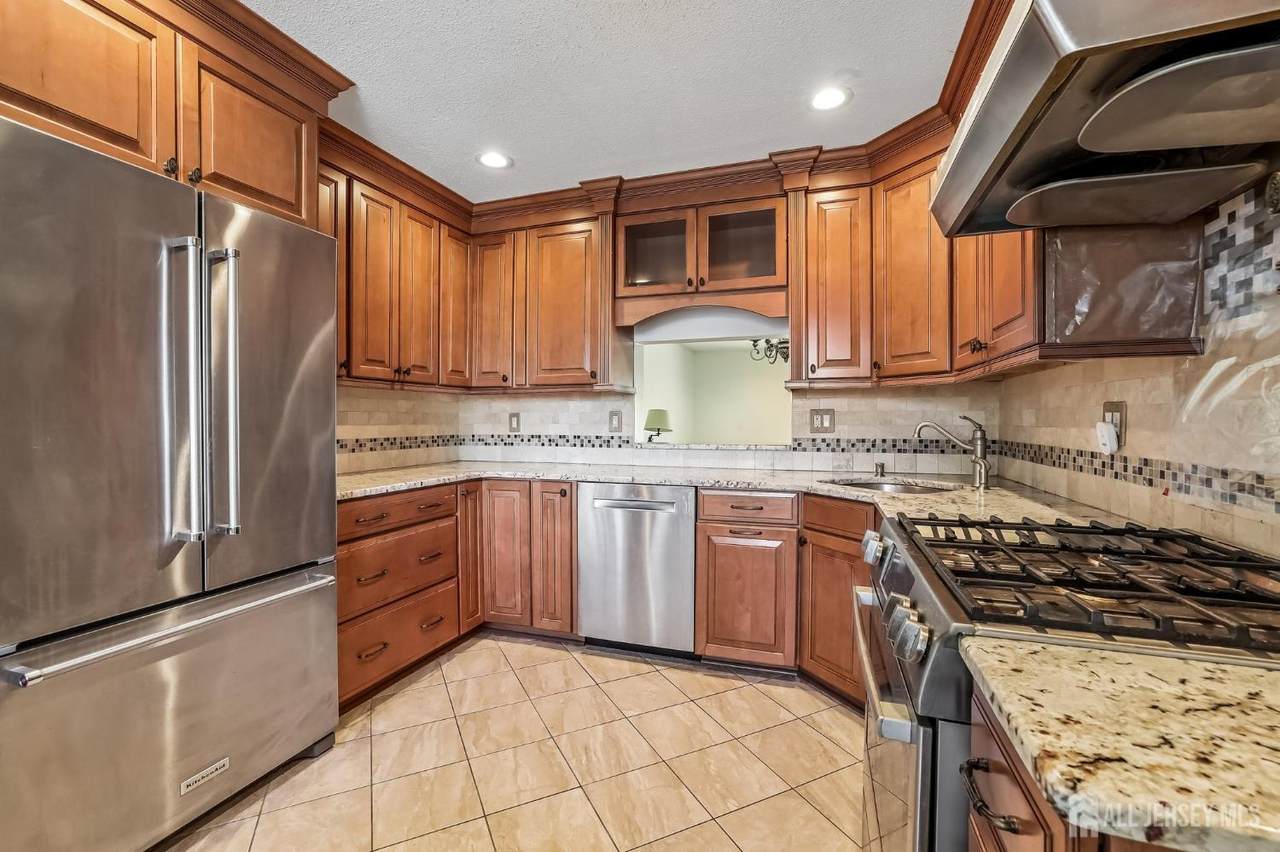 293 Bromley Place - Photo 1