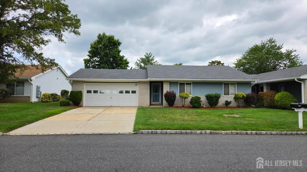 535 Ardmore Road - Photo 1
