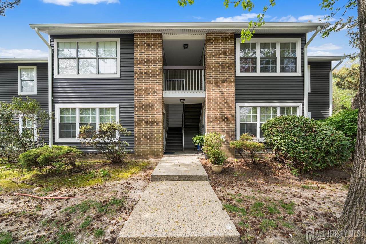 8 Lafayette Court - Photo 1