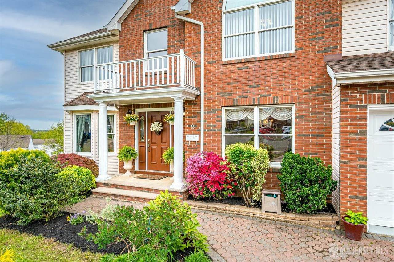 15 Alexander Court - Photo 1